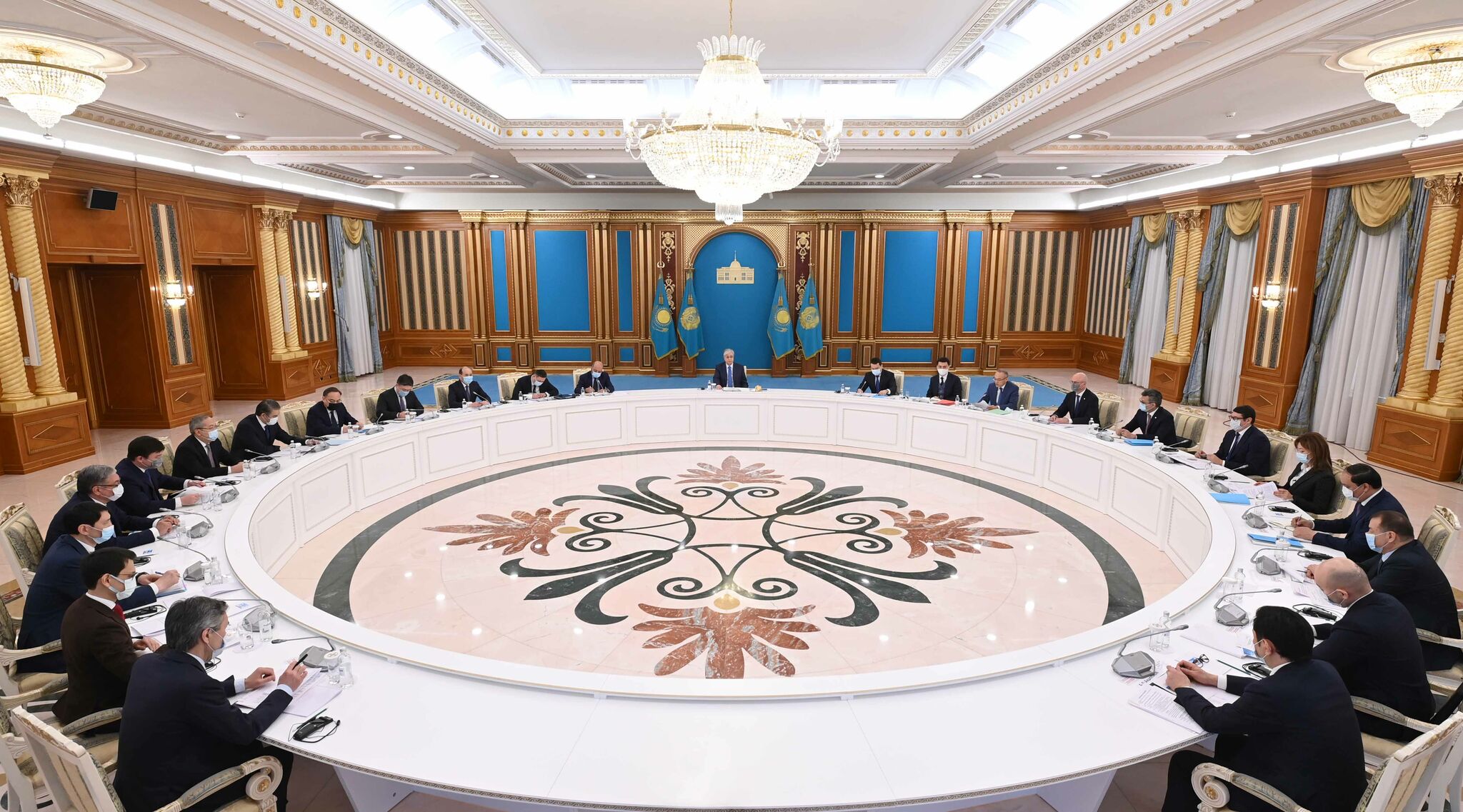 Глава государства Касым-Жомарт Токаев провел заседание Высшего совета по реформам