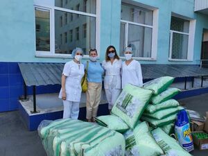 Для пациентов Костанайской городской больницы привезли подушки и одеяла
