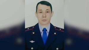 Токаев наградил полицейского за задержание предполагаемого педофила в Алматы