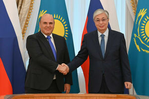Президент Казахстана провел встречу с председателем правительства России