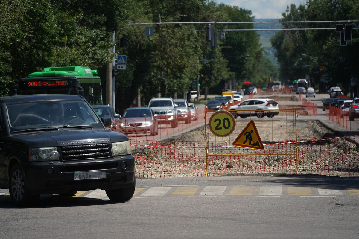 Небесный быстроход против алматинских пробок