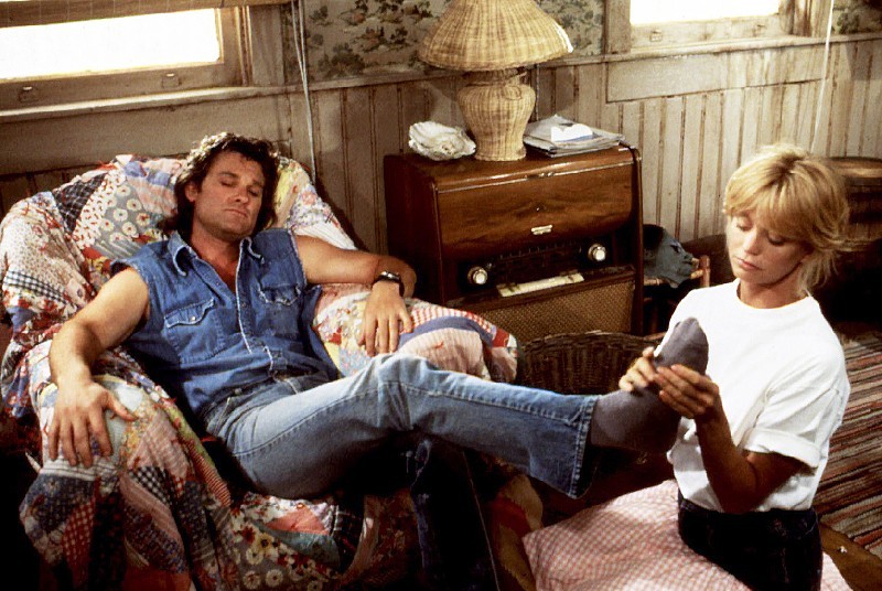 Кадр из фильма “За бортом”: в главных ролях Курт Рассел и Голди Хоун.