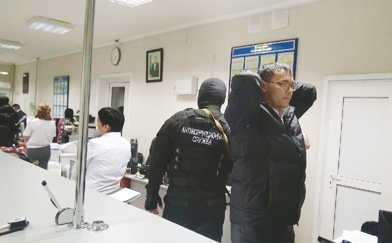 Коррупционеров взяли с поличным. И это - главное. Все остальное - суета сует...