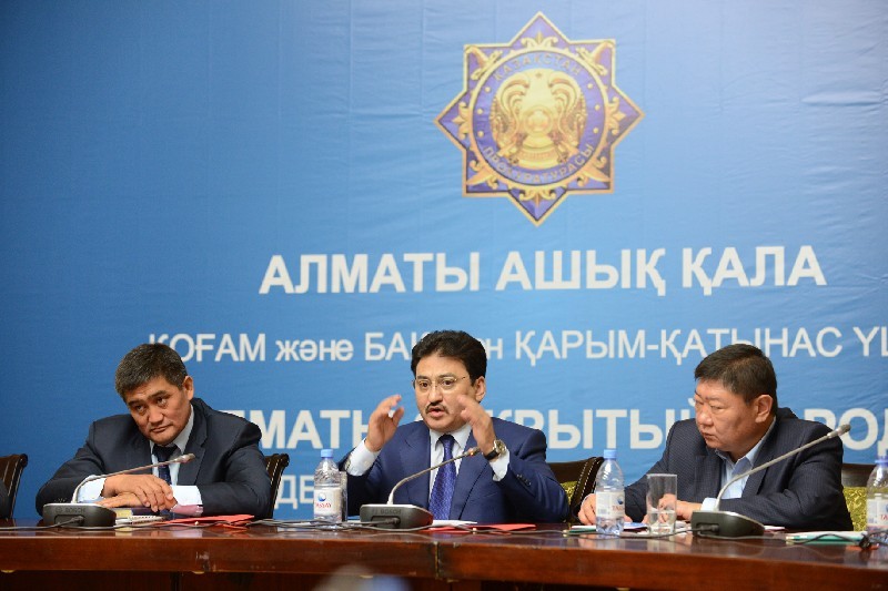 На снимке (слева направо): Серик КУДЕБАЕВ, Габит МИРАЗОВ и Серик АУБАКИРОВ.