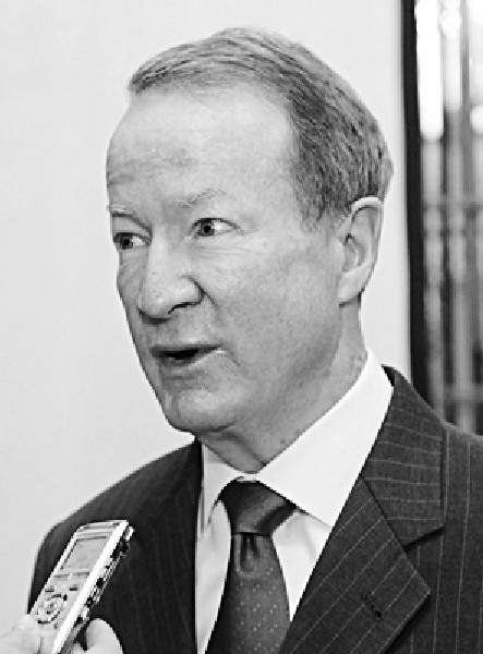 Уильям БРАУНФИЛД.