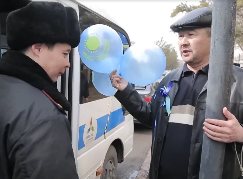 Полиция чрезвычайно (!) бдительно следила за празднеством в Астане.