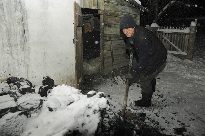 Правительство обещает сполна удовлетворить потребности общества в угле и ГСМ.