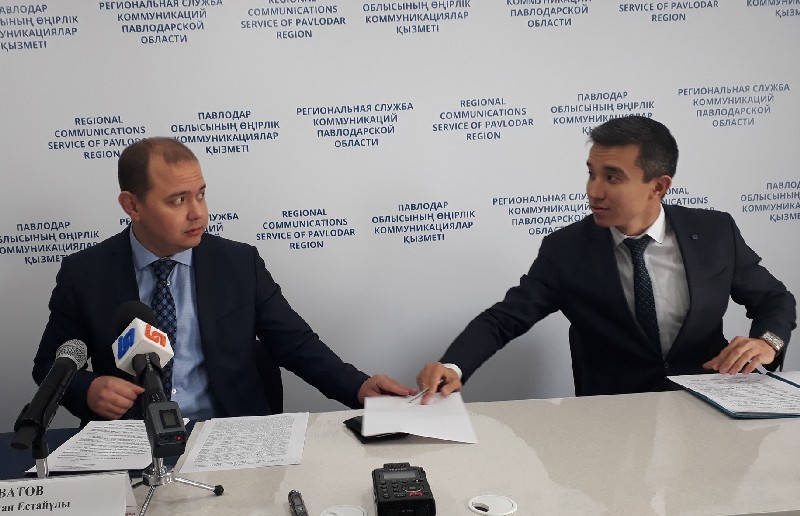 Руслан КУВАТОВ (слева) и Ернар БАЙКОНЫР.