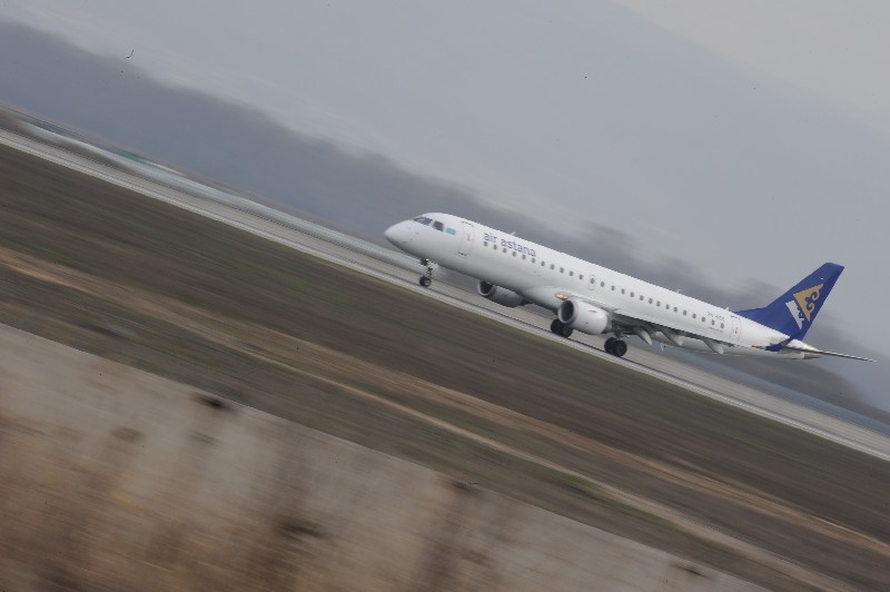 Вчера воздушная гавань Астаны принимала и отправляла все запланированные рейсы. Распечатали стратегический запас?