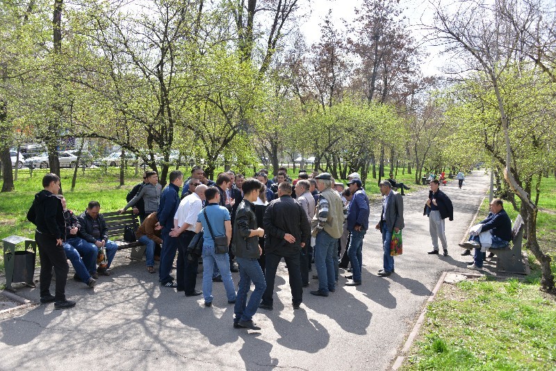 Строители алматинского метро: пашем как бурлаки на Волге, а получаем нищенскую зарплату.