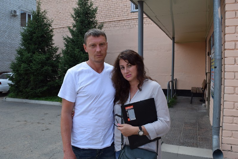 Владимир ТРОЩЕНКО и Елена ШЕВЧУКОВА решили отказаться от доставки тела младенца на родину.