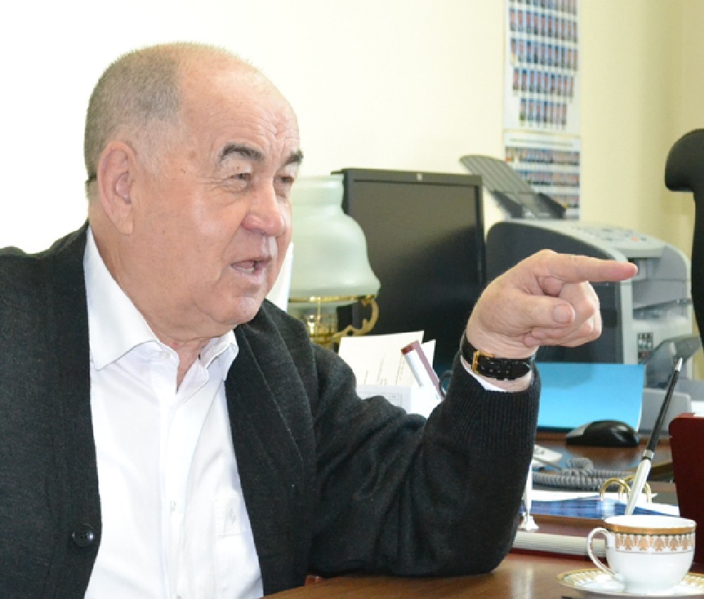 Владислав КОСАРЕВ: мы пока только на то и способны, что соцпатруль кормит бомжей.