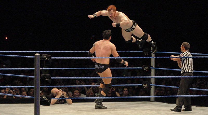 С коррупцией мы боремся, как рестлеры: сердито, но дешево.