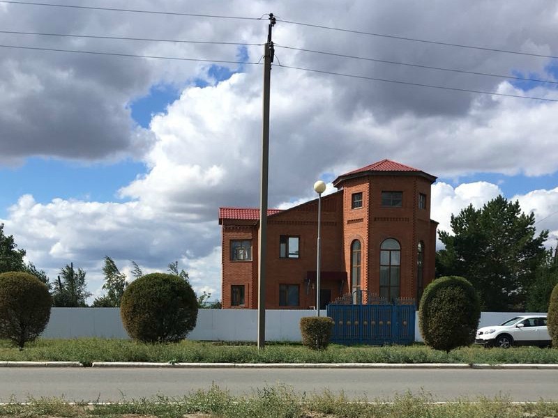 Дом акима Бурлинского района. Фото с сайта uralskweek