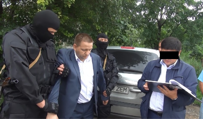 При задержании у Льва Жукова случился приступ сахарного диабета, спецназовцам пришлось поддерживать “клиента”.