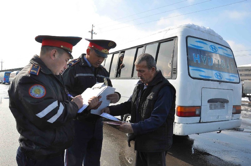 Рейд по автобусам: а ну-ка, предъявите ваш путевой...