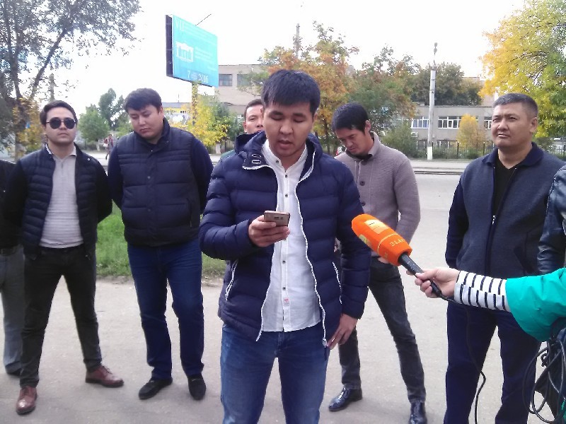 Несмотря на нападки, участники группы NINETY ONE не намерены отменять концерт.