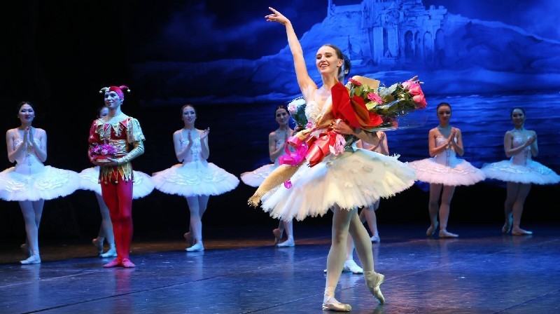 Девон ТУШЕ.