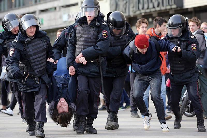 Полиция с протестующими не церемонилась.