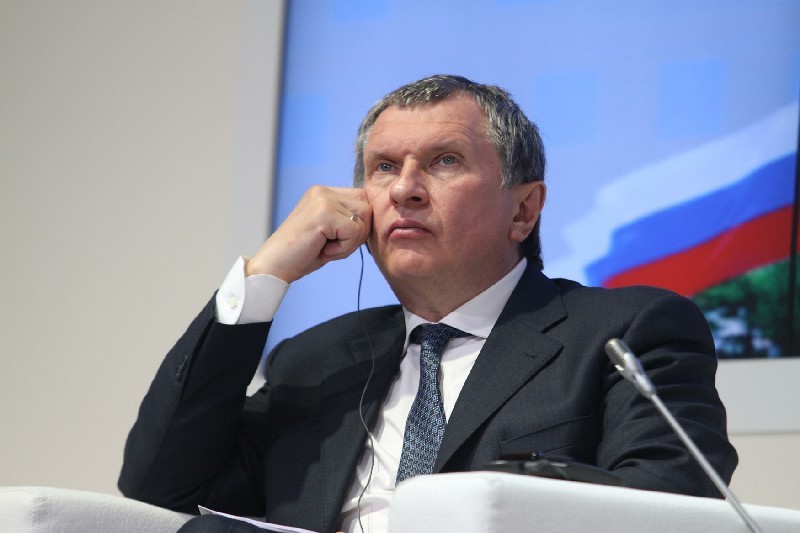 ...главу “Роснефти” Игоря СЕЧИНА, который в этот день принимал участие в российско-турецких переговорах в Сочи.
