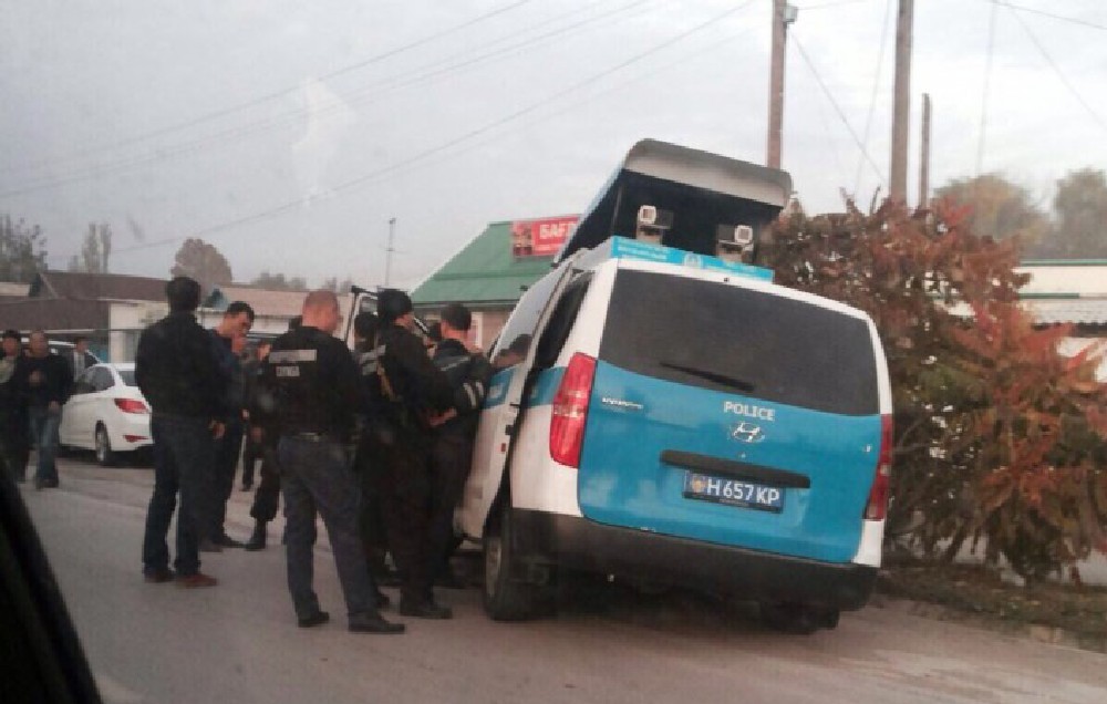 Кадры с места преступления.