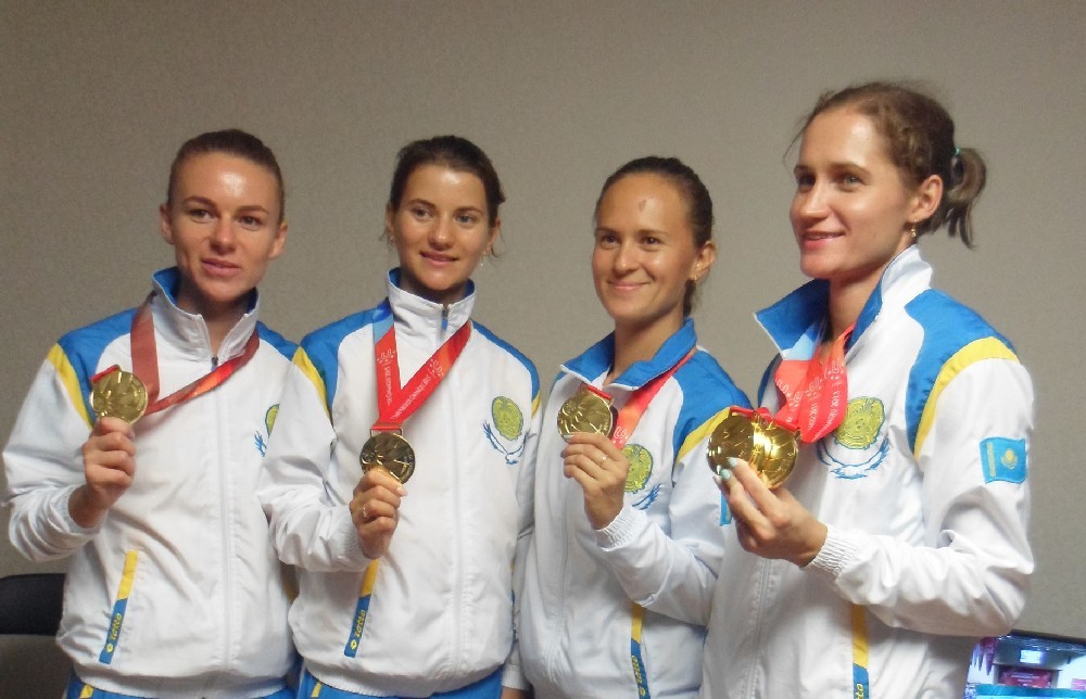 Нашим девушкам во главе с Викторией Зябкиной (справа) нет равных в самой престижной эстафете!