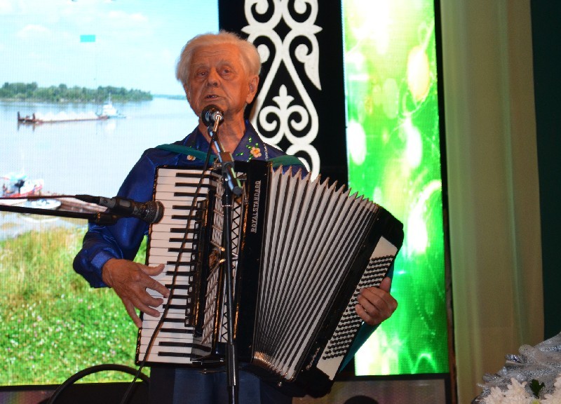 Владимир Сенченко сразу разглядел огромный талант Розы Рымбаевой.