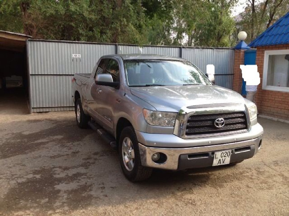 Та самая Tundra, которую будто бы перегнали в Россию, на самом деле оформлена на уральскую фирму.