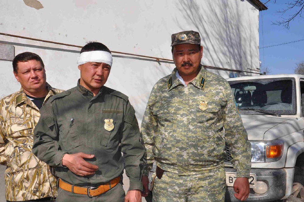 НА СНИМКЕ: (слева направо): Михаил КОНДРАТЬЕВ, Кайрат ЖАНДАРОВ и Газиз САДЫРКУЛОВ.