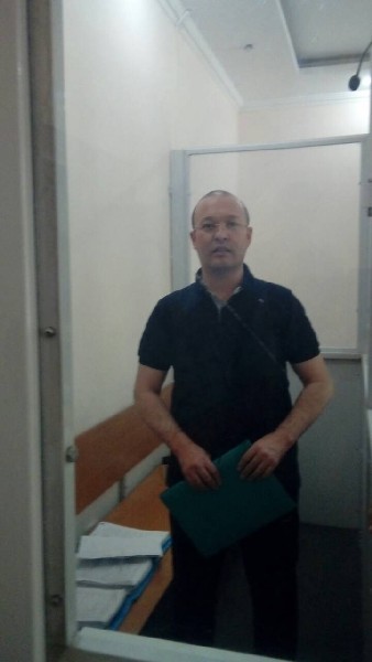 Подсудимый Руслан ЖАНПЕИСОВ готов принять предложение судьи Каната МЫЛТЫКБАЕВА о примирении сторон.