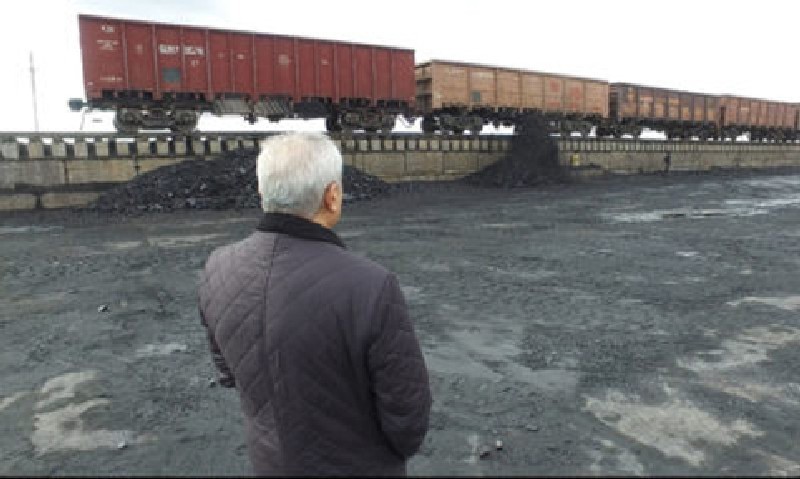 Аким Семея Ермак САЛИМОВ взял на контроль снабжение жителей частного сектора углем.