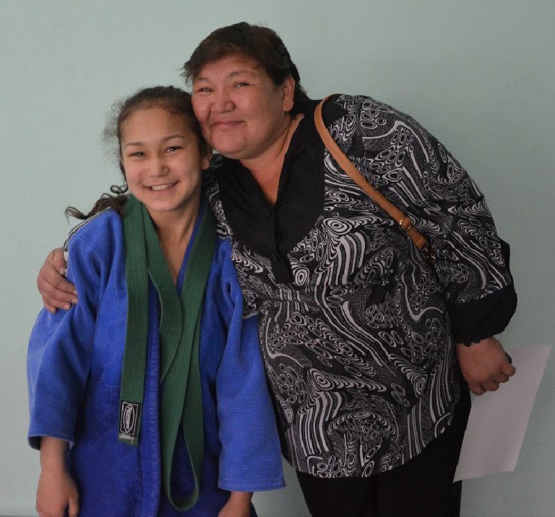 Юная чемпионка и ее мама Равиля.