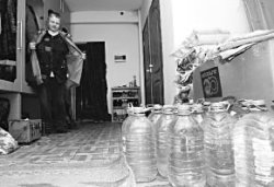 Дольщики компании “Казстрой”: Мы подумываем о суициде...