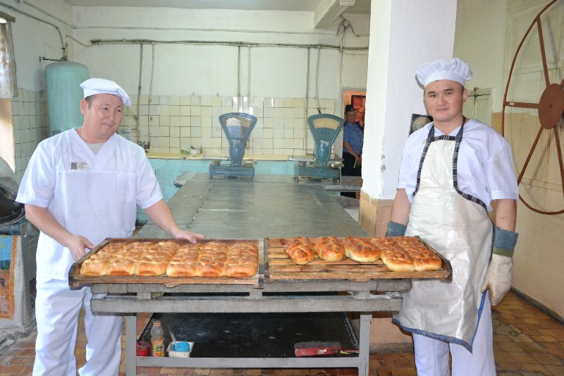 Продукция пекарни “красной” зоны может конкурировать с вольным хлебокомбинатом.