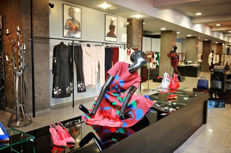 Ее мультибрендовые бутики в обеих столицах Казахстана поражают великолепием.