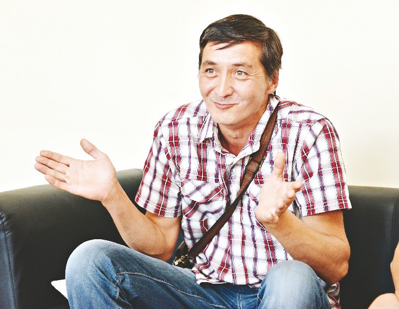 Санжар Кенесарин столкнулся с бюрократической машиной, когда попытался вернуться на родину