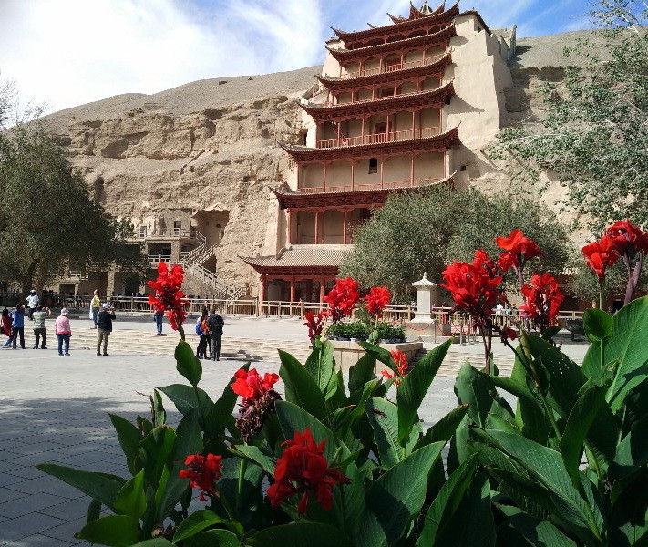 Колыбель буддизма на территории Китая - гроты Магао, известные еще и под названием “Пещера тысячи Будд”. Объект всемирного наследия ЮНЕСКО.