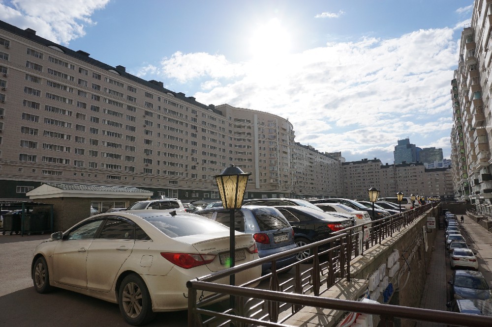 Именно здесь живет большинство депутатов.