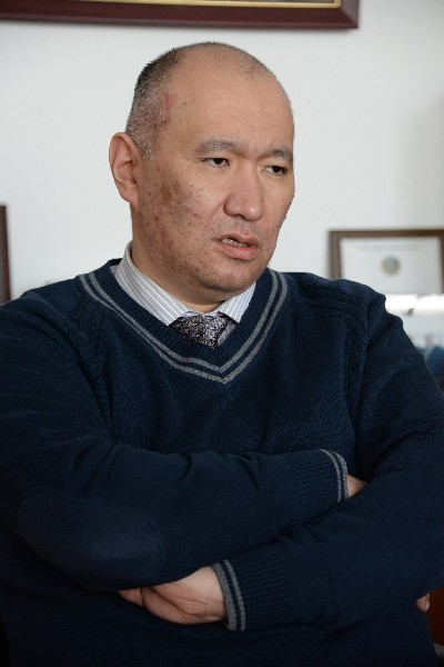 Алмасхан АХМЕДЖАНОВ