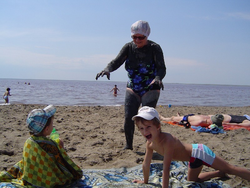 Почувствуйте разницу - так развлекают у озера Маралды...