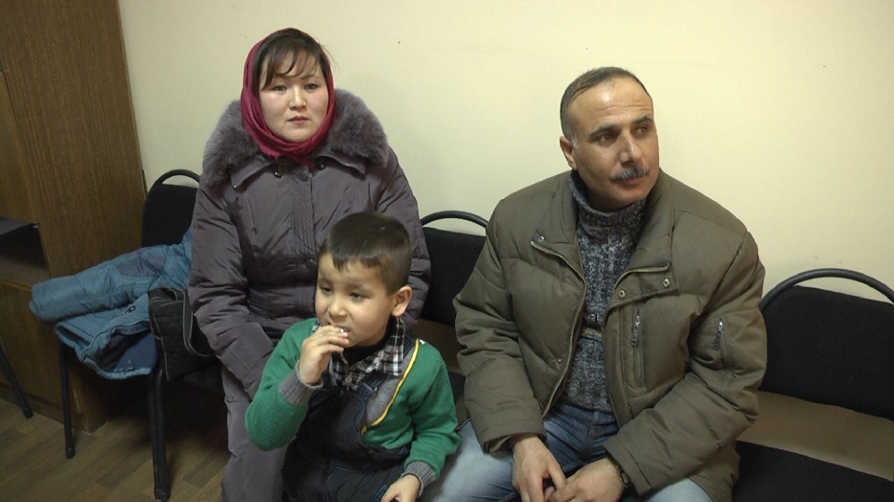 Сандугаш РАИСОВА с мужем Ясером и сыном.