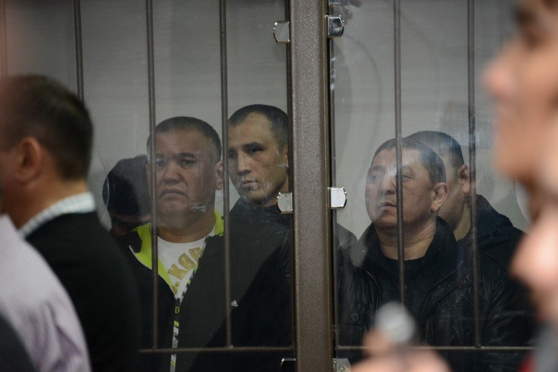 Апрель 2014 года. Подсудимые по “хоргосскому делу” слушают приговор судьи Советхана Сакенова.