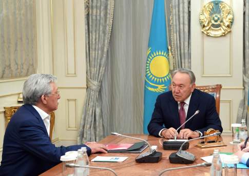 Назарбаев обсудил развитие казахстанской киноиндустрии с народным артистом РК