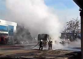 Пассажирский автобус сгорел в Шымкенте (видео)