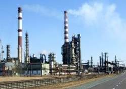 Возгорание на ПНХЗ не повлияет на ситуацию с топливом на АЗС, утверждают на заводе