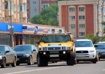 Президент Казахстана не поддерживает повышение налога на авто и имущество