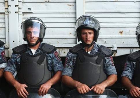 Число пострадавших в ходе столкновений в Ереване достигло 45