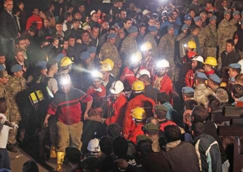 Число жертв аварии на шахте в Турции превысило 200 человек