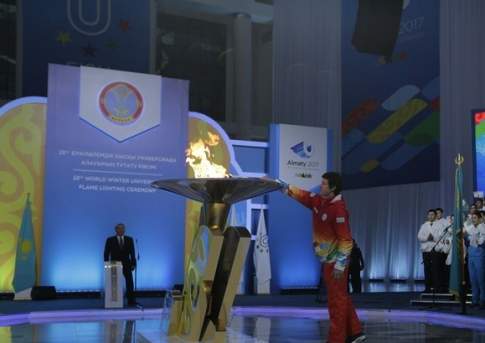 В Казахстане стартовала эстафета Огня 28-й зимней Универсиады