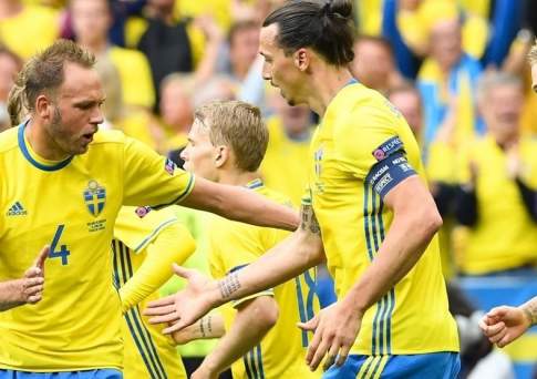 Автогол помог сборной Швеции уйти от поражения в матче Евро-2016 с Ирландией